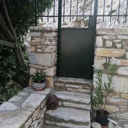 με θέα το χωριό & το όρος ζευς! * Apérathos