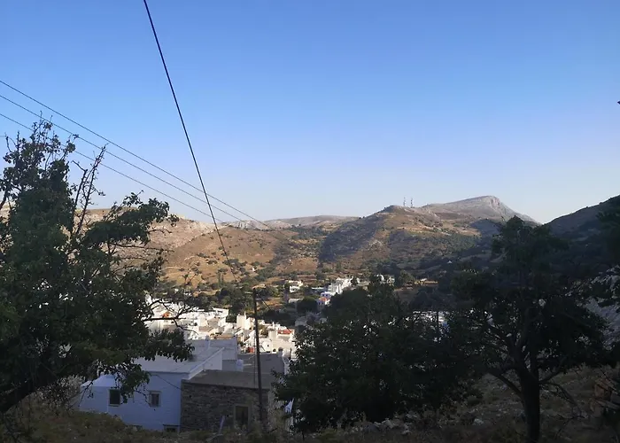 με θέα το χωριό & το όρος ζευς! Aperathos