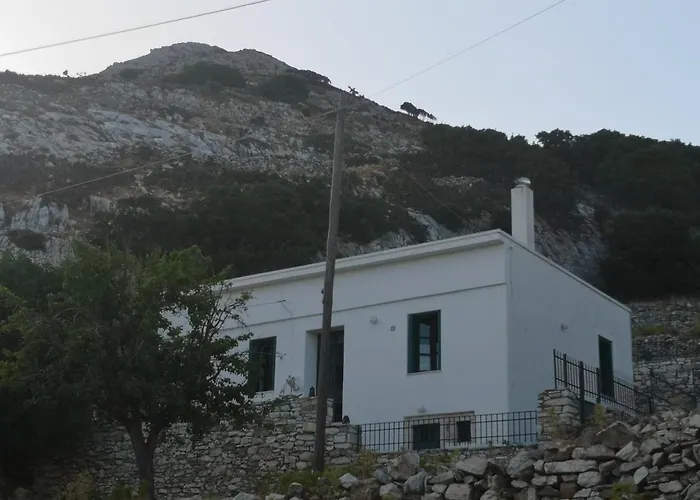 με θέα το χωριό & το όρος ζευς! Апартаменты Aperathos