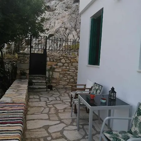 με θέα το χωριό & το όρος ζευς! *