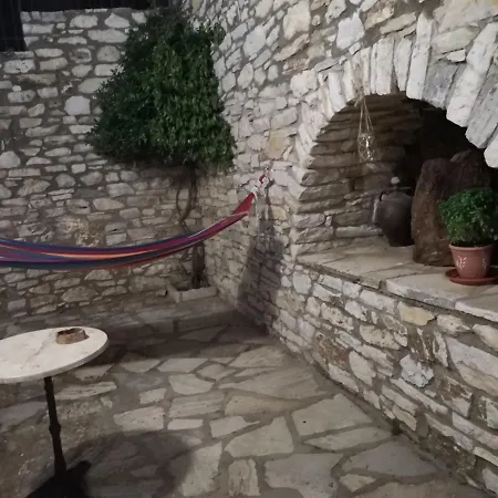 με θέα το χωριό & το όρος ζευς!